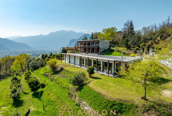 COMPLESSO DI VILLE CON VISTA A 300° SU LAGO MAGGIORE – VERBANIA COLLINARE